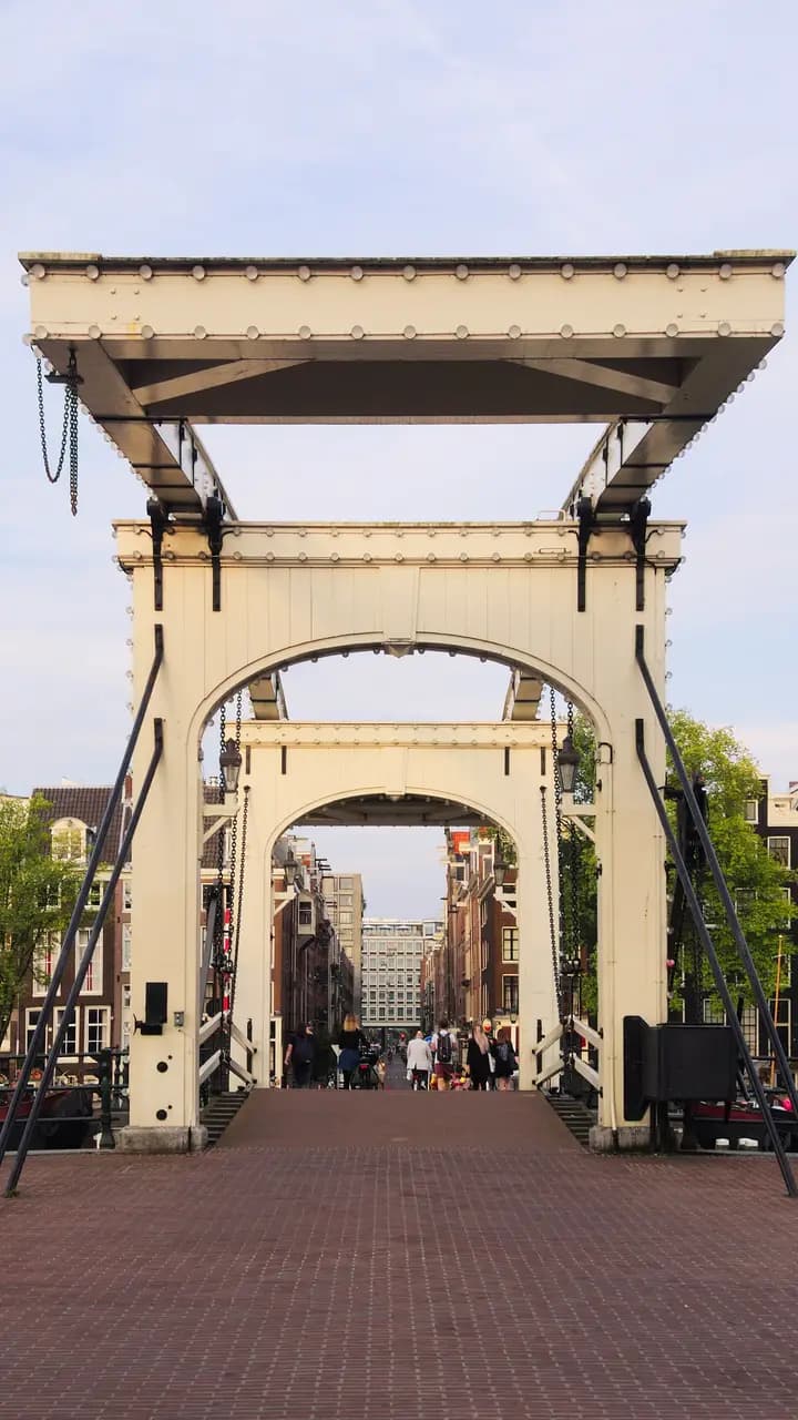 Magere Brug 2048