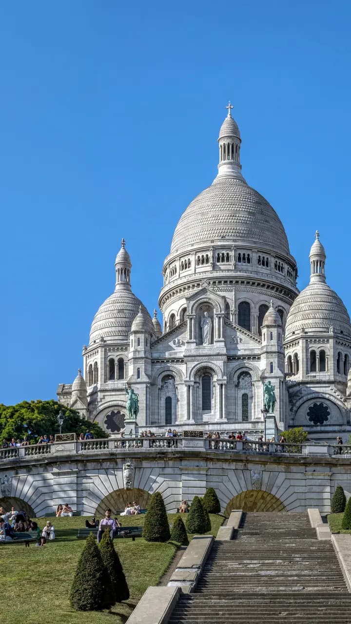 L'escalier de droite menant à la Basilique de Montmartre - GT 03 - 2024